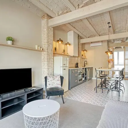 Apartment Cozy In The Heart Of The *